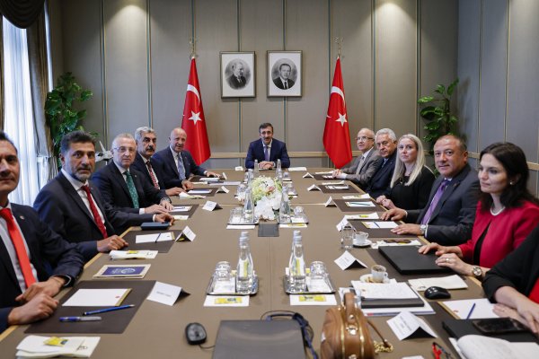 ASO Yönetimi Cumhurbaşkanı Yardımcısı Cevdet Yılmaz’ı Ziyaret Etti