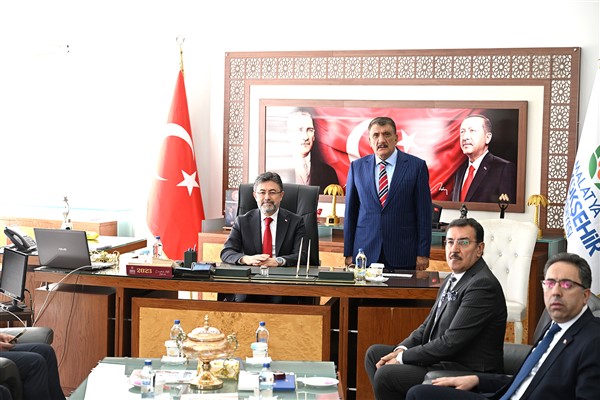 Bakan Yumaklı’dan Başkan Gürkan’a ziyaret