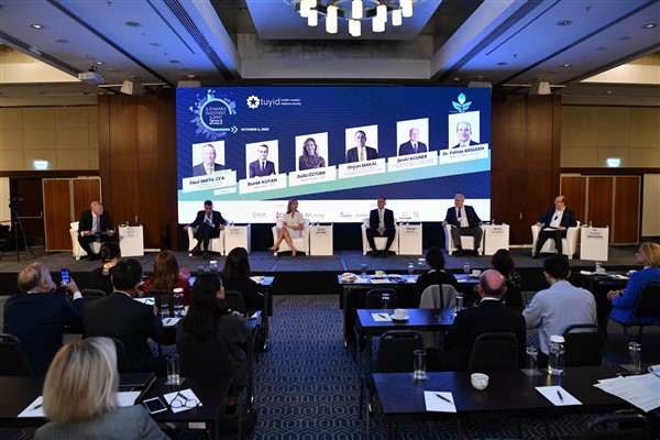 İş dünyasının yerli ve yabancı temsilcileri, Sürdürülebilir Yatırım Zirvesi’nde buluştu