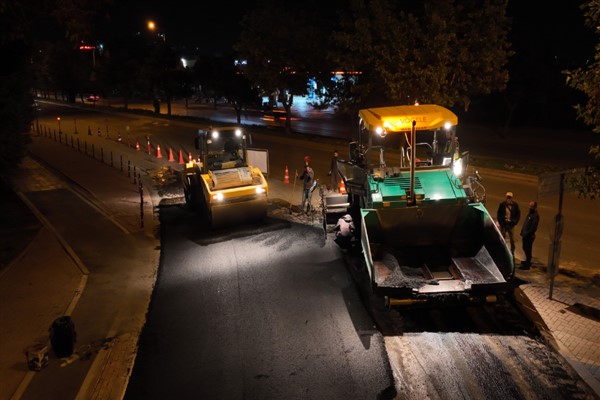 Büyükşehir şehir merkezinde yol altyapısını güçlendiriyor