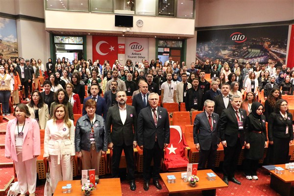 Yılmaz, 1’inci Uluslararası Fizyoterapi Öğrenci Kongresi’ne katıldı