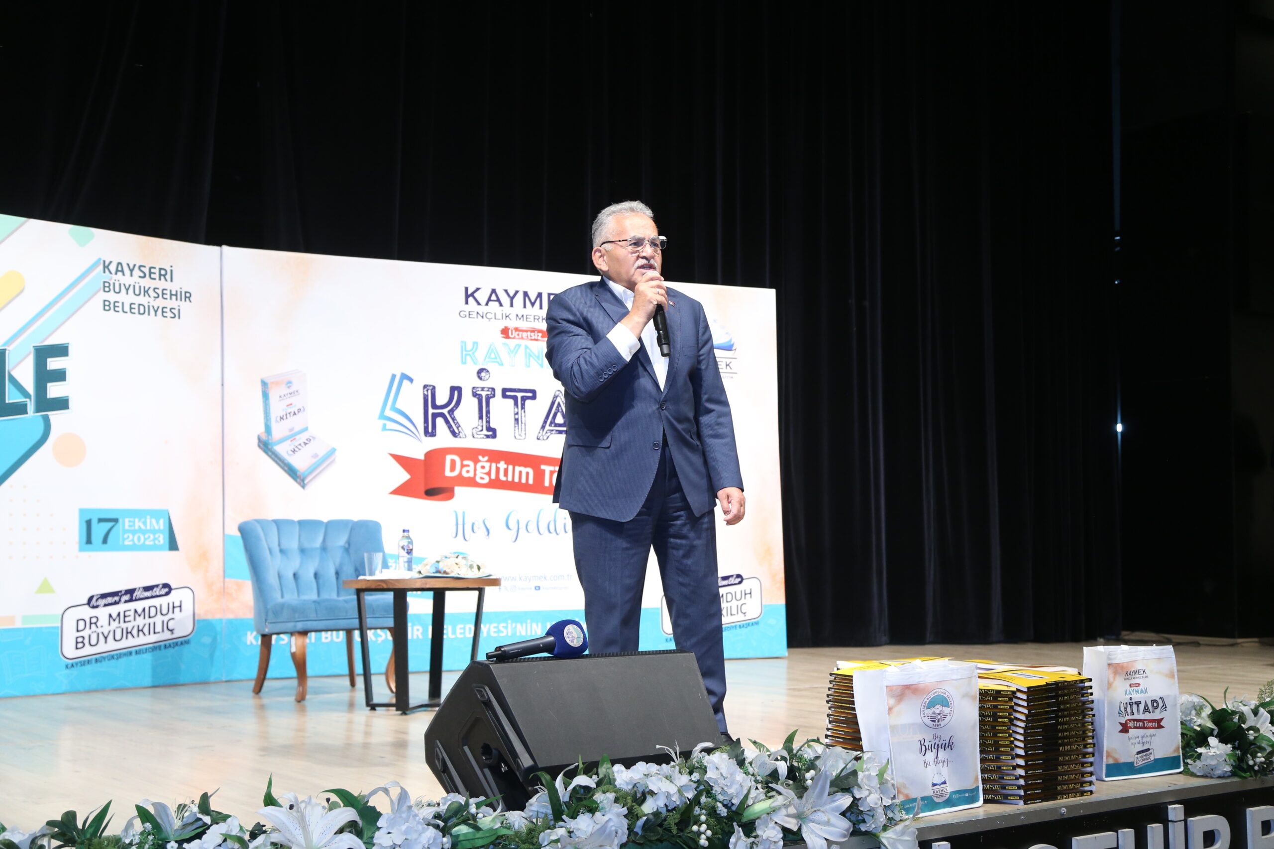 Başkan Büyükkılıç, Kaynak Kitap Dağıtım Töreni’ne katıldı