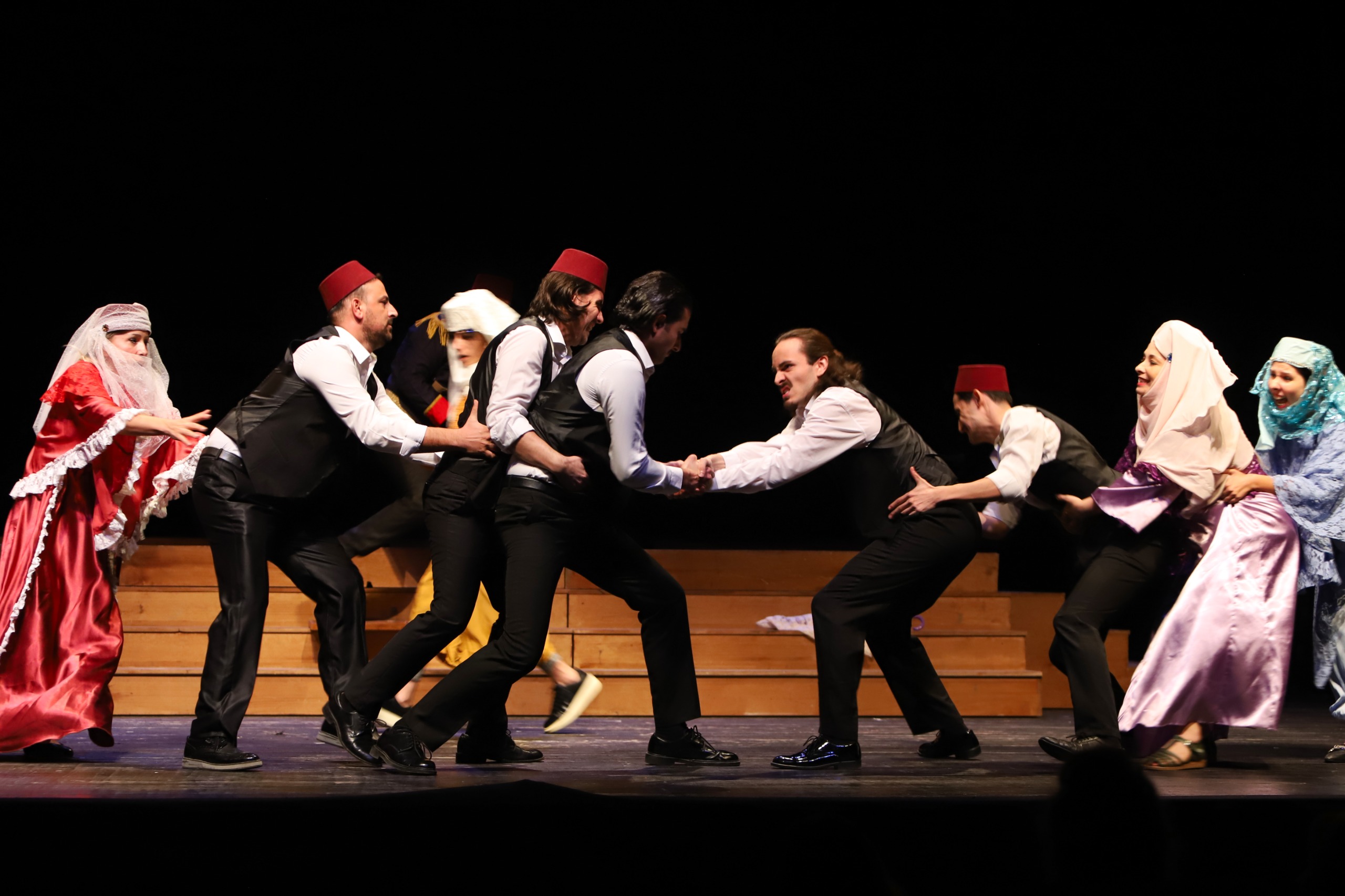 Ataol Behramoğlu’nun ‘Lozan’ adlı oyunu Eskişehir’de sahnelendi