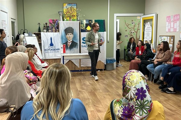 İzmir’de meme kanserine karşı farkındalık eğitimi