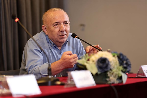 Nilüfer’de Cumhuriyet’ten bugüne değişen edebiyat ve sanat konuşuldu