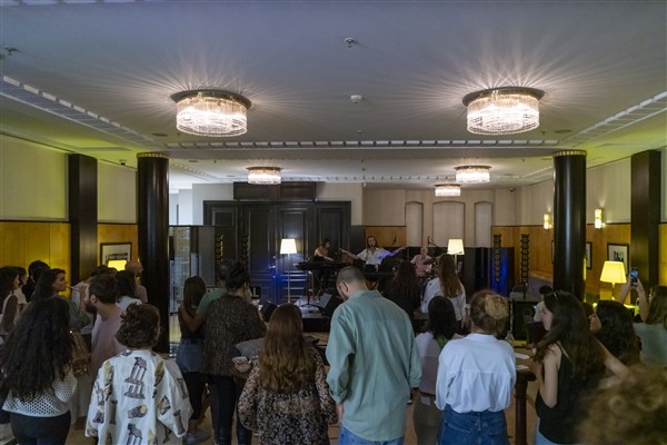 Pera Müzesi’nin bu ayki konukları Tuğçe Şenoğul ve Yasemin Mori