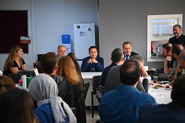 Tuzla Belediyesi, ‘Eğitim Kenti Tuzla’ mottosuyla okullara destek vermeye devam ediyor