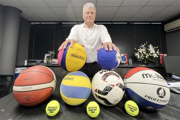 İzmir Büyükşehir Belediyesi’nin spor kulübünde bayrak değişimi