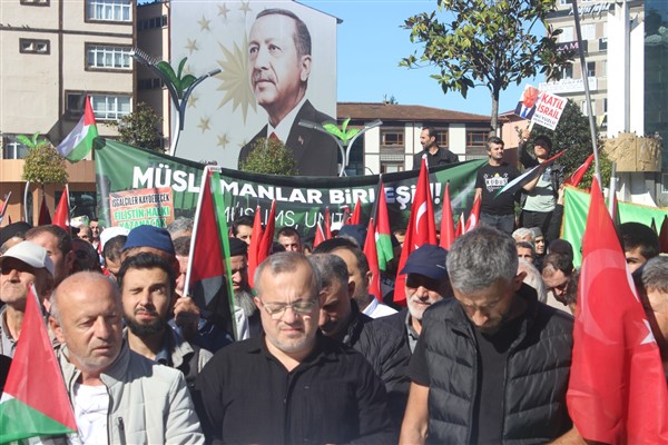 İsrail’in Filistin’e saldırıları Rize’de protesto edildi