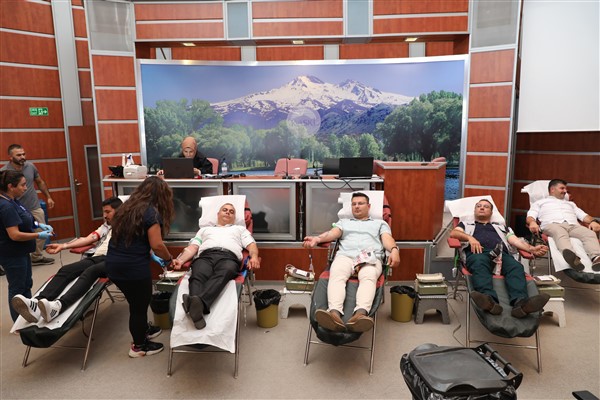 KASKİ’den ERÜ Kan Merkezi’ne kan bağışı