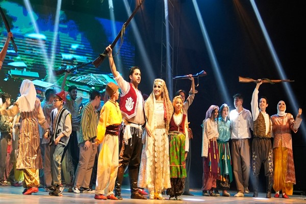 ‘Cumhuriyet Doğuyor’ izleyenleri ağlattı