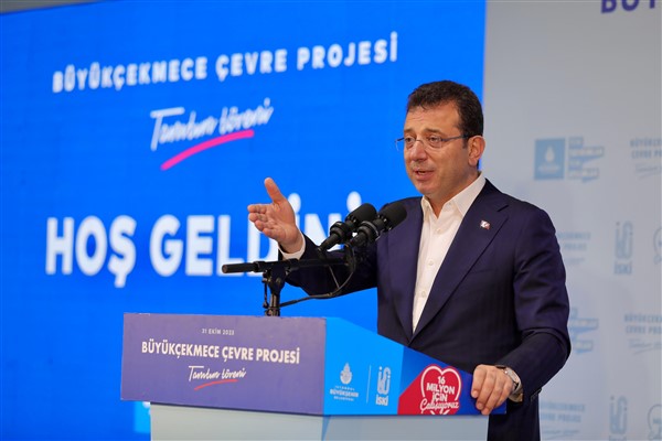İmamoğlu: “Hiç kimseyi ayrıştırmadan, herkese eşit hizmet getiriyoruz”