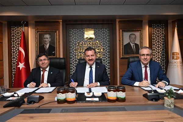 Türkiye’nin en büyük bal ormanı Kazdağları’nda