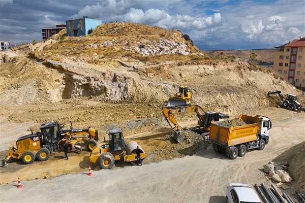 Büyükşehir belediyesi Venk yollarını daha modern hale getiriyor