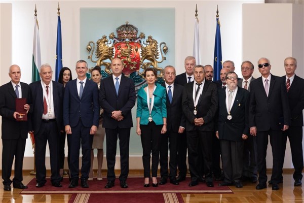 Radev, altı Bulgar vatandaşını devlet ödülüyle onurlandırdı