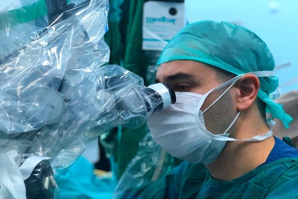 Uzman Dr. Coşkun Özdemir, burun estetiğinde körlük riskini değerlendirdi