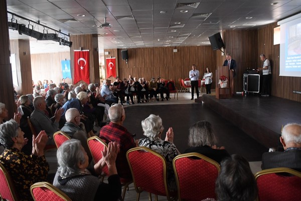 Huzurevi sakinlerine ‘Bilinmeyen Yönleriyle Atatürk’ konferansı