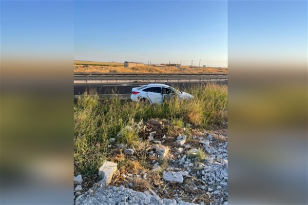 Şanlıurfa ‘da yolcu otobüsü ile otomobil çarpıştı