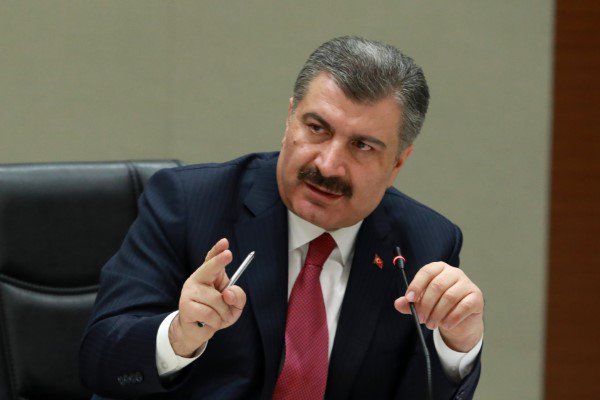 Bakan Koca, Kocaeli’nde sağlık çalışanlarına yapılan saldırıyı kınadı