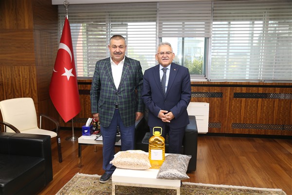 Başkan Büyükkılıç’ın dağıttığı tohumlar ürünlerini verdi