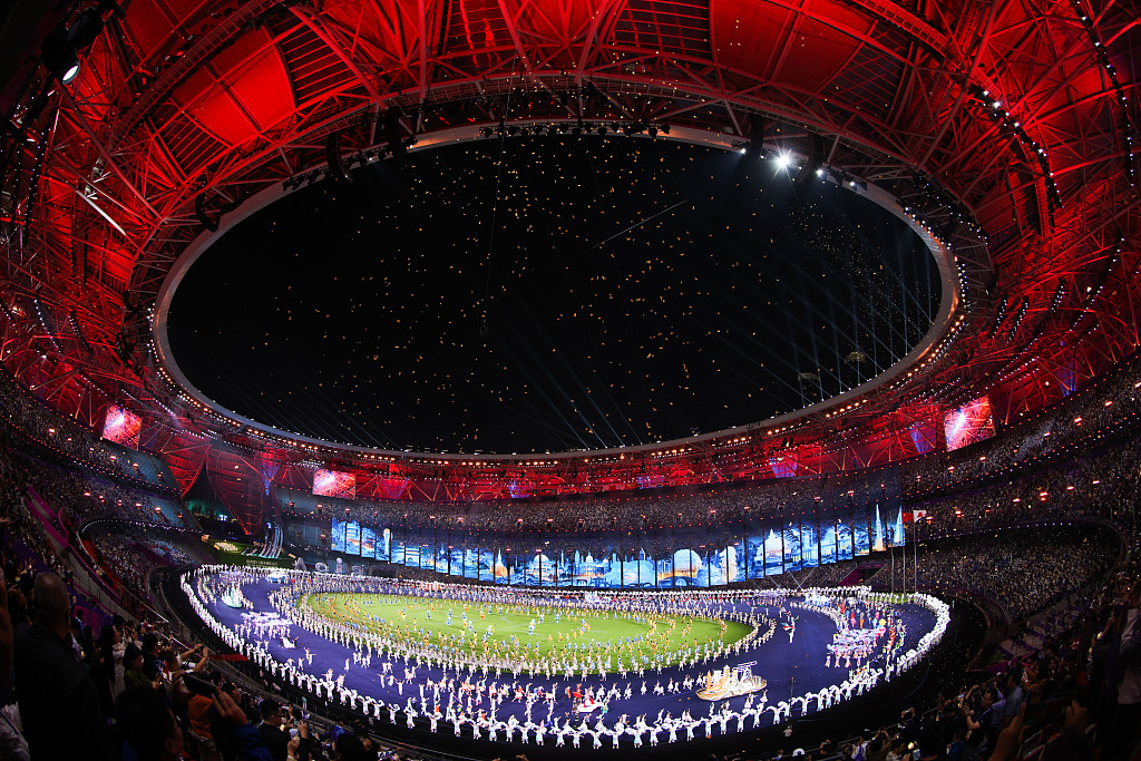 Bir grup fotoğrafın arkasında Çin’in spordaki kalkınmasının sırları