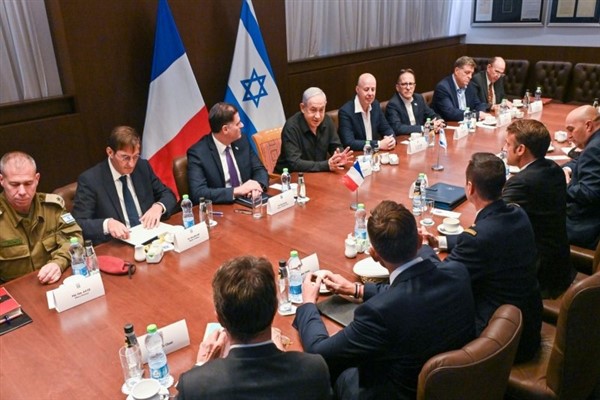 Macron: “Fransa, yaşadığınız bu korkunç terör saldırılarında yanınızda”