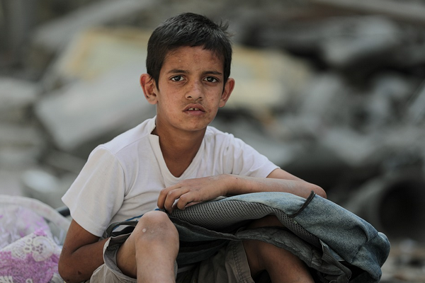 Bakan Tekin: “Yıkılan binanın enkazı altında kalan insanlıktır!”