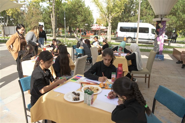 Ankara’da  Dünya Kız Çocukları Günü’nü çeşitli etkinliklerle kutladı