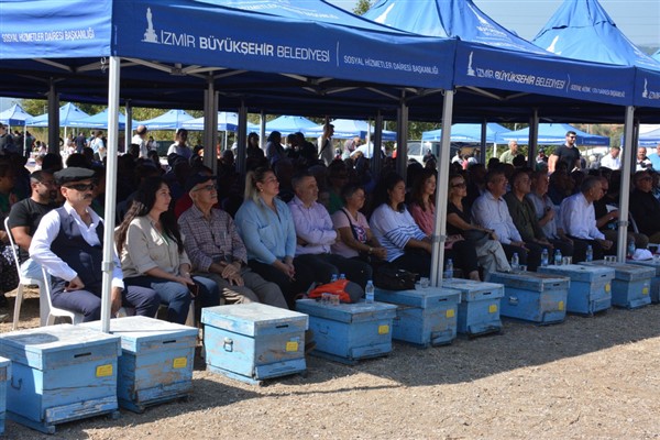 Kemalpaşa Dereköy Bal Festivali’nin bu yıl 8’incisi düzenlendi