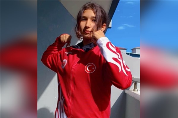 Büşra Naz Çelik, Muaythaida dünya şampiyonu oldu