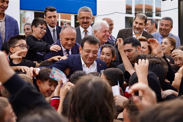 İmamoğlu, Şişli’de öğrencilerle buluştu