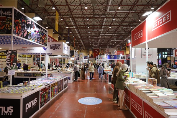 Kayseri Kitap Fuarı,  504 yazar ve 3 milyonu aşkın kitap ile dolu dolu geçiyor