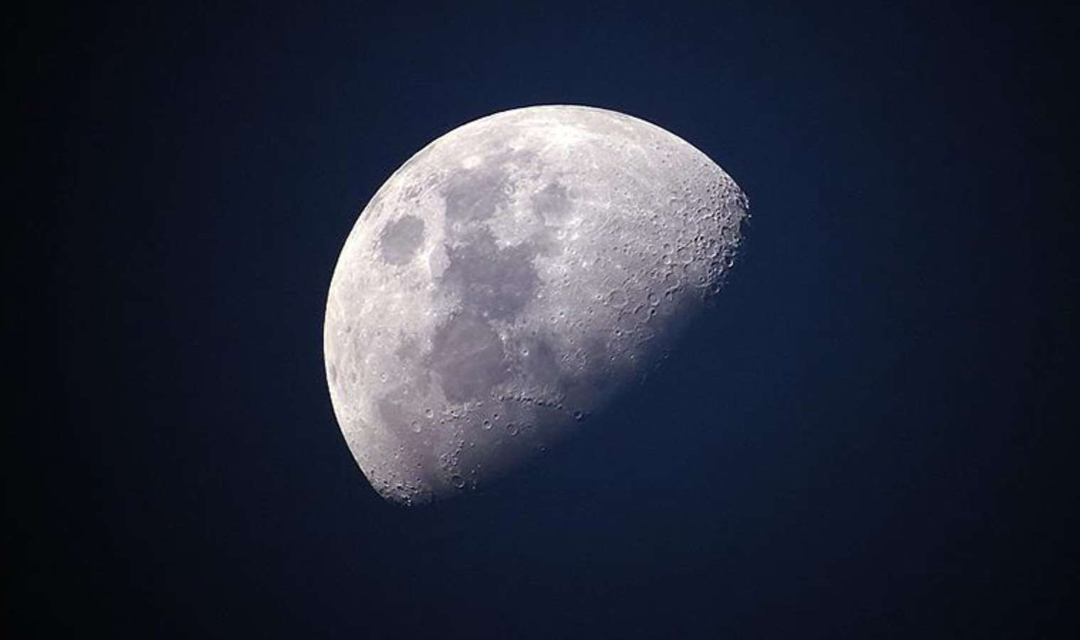 Bilim insanları açıkladı: Ay'ın içinde ne olduğu öğrenildi!