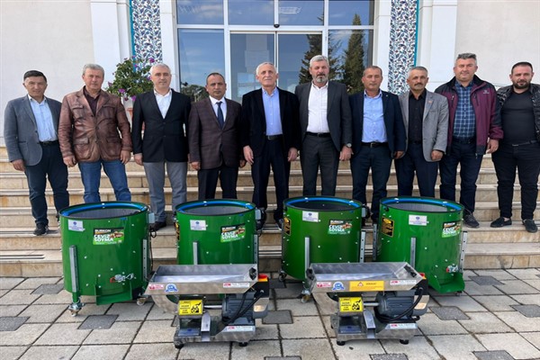 Bursa’da tarım makineleri çiftçilere dağıtıldı