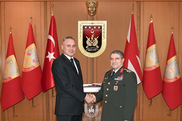 Orgeneral Bayraktaroğlu, Albay Yazgeldi’yi ağırladı