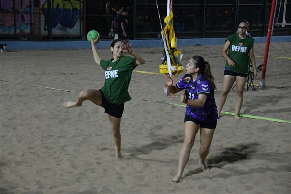 Kadıköy Belediyesi, Plaj Hentbolu Şenliği düzenliyor