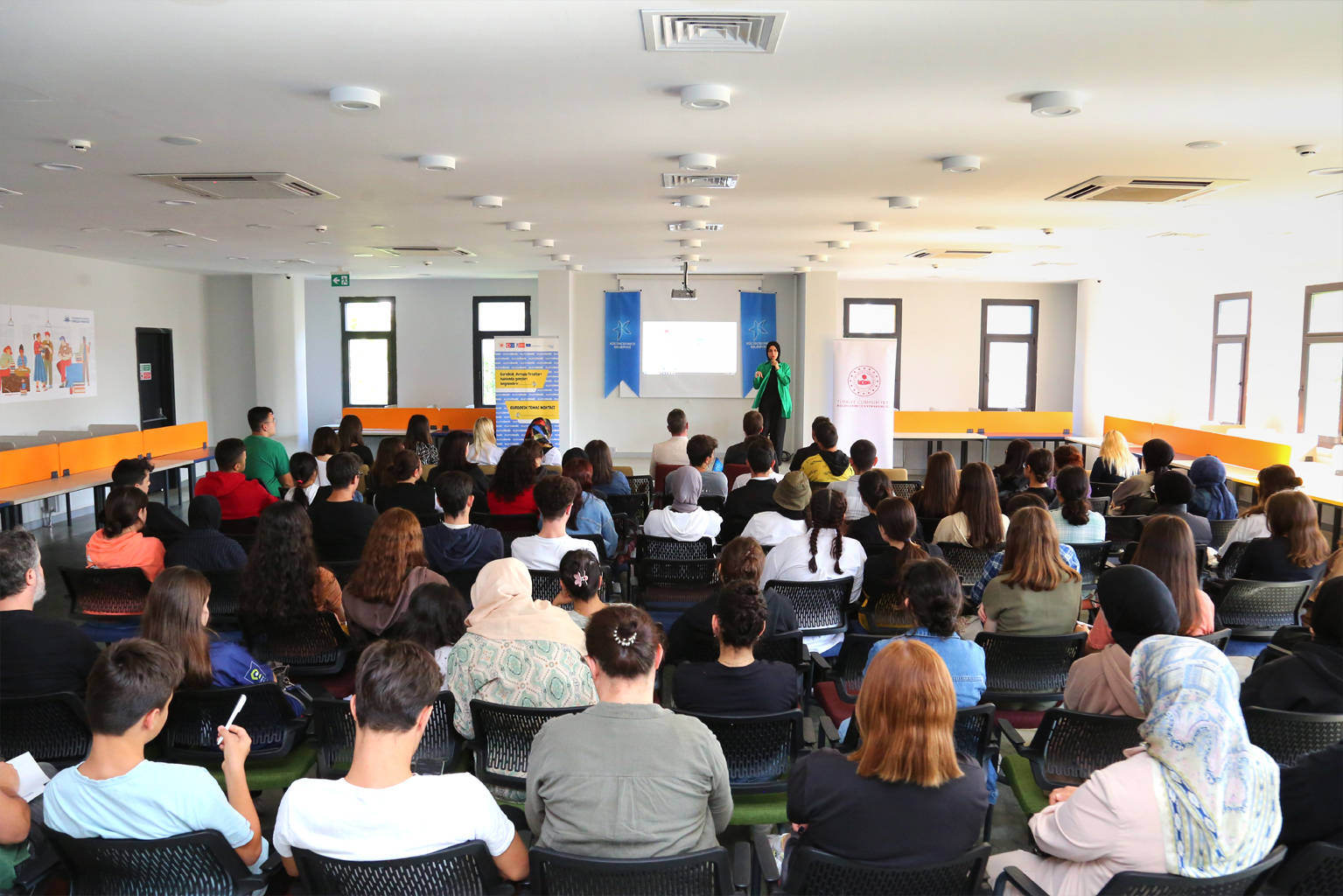 Küçükçekmece’de ‘Erasmus Bilgilendirme Günleri’ gerçekleştirildi