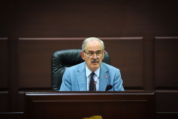 Başkan Büyükerşen’den gençlere: “Gelin birlikte mücadele edelim”