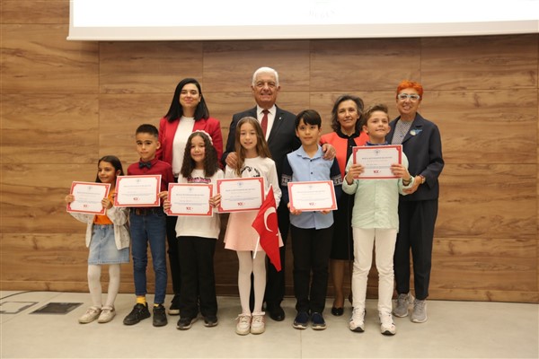 Büyükşehir 100.Yıl Okuma Seferberliği Ödül Töreni düzenlendi