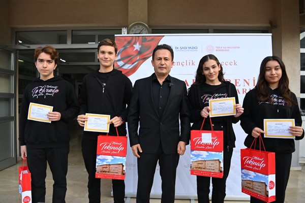 Başkan Yazıcı, Mehmet Tekinalp Anadolu Lisesi öğrencileriyle buluştu