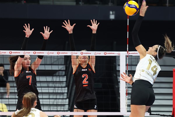 VakıfBank, ligde ilk maçında set vermedi