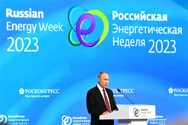 Putin: “Rus ekonomisi yapısal reformasyon sürecinden geçiyor”