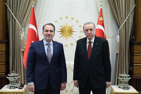 Cumhurbaşkanı Erdoğan, Yeniden Refah Partisi Genel Başkanı Erbakan’ı kabul etti.