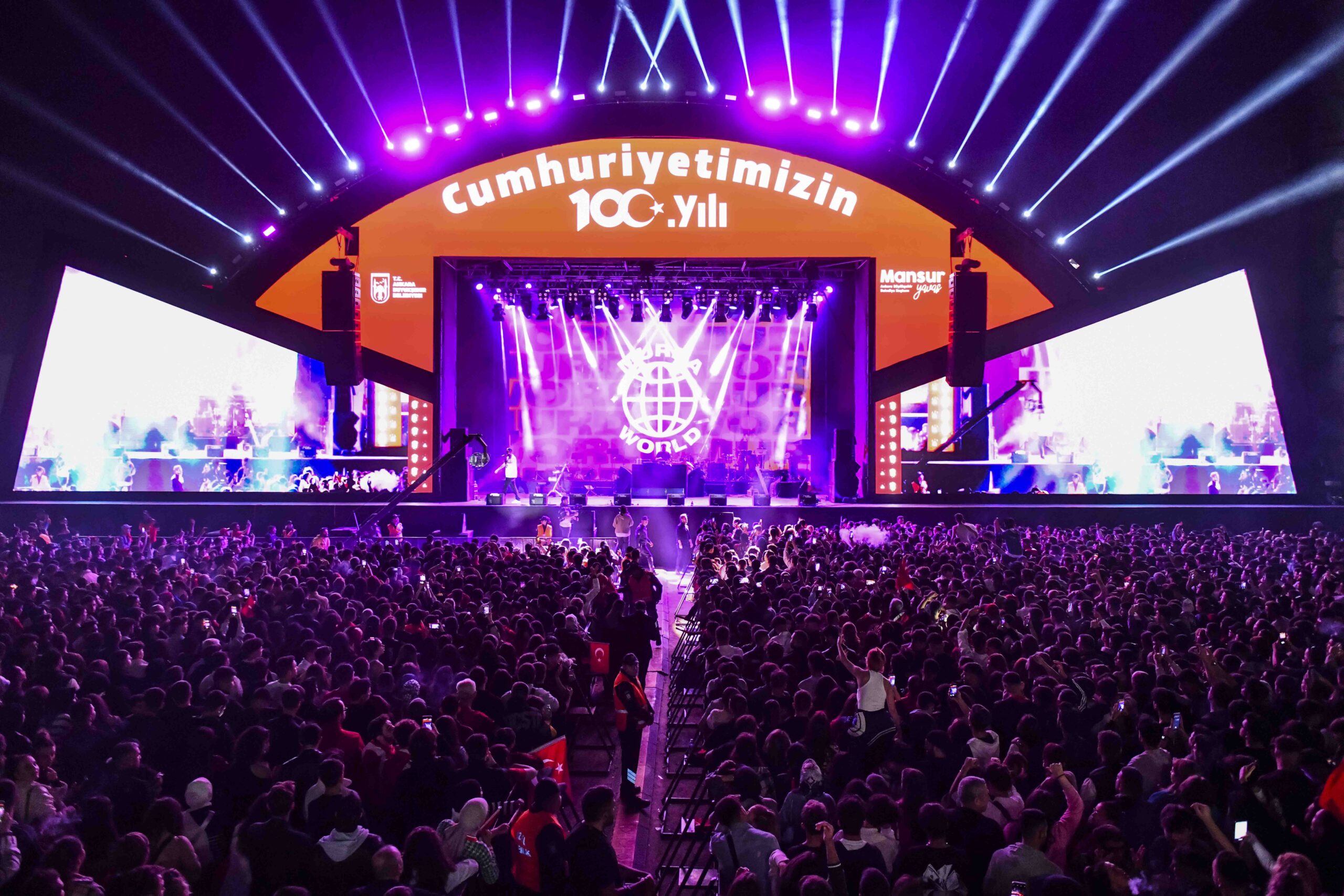 Başkan Yavaş ve Başkentliler 100. yıl kutlamalarında buluştu