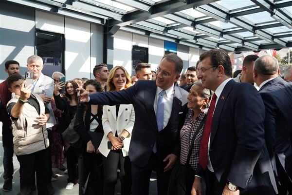 Beylikdüzü Fatih Sultan Mehmet Kültür ve Sanat Merkezi hizmete açıldı