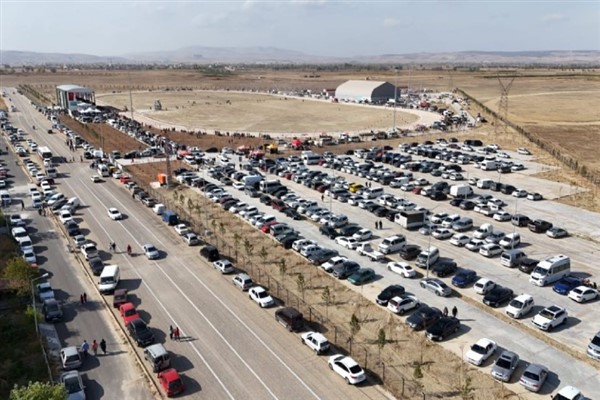 Afyonakrahisar’da Atlı Spor Tesisleri açıldı