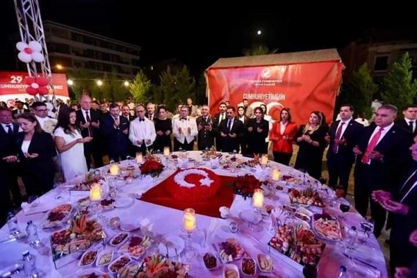 Vali Masatlı; şehit yakınları, gaziler, milli sporcular ve vatandaşlarla bir araya geldi