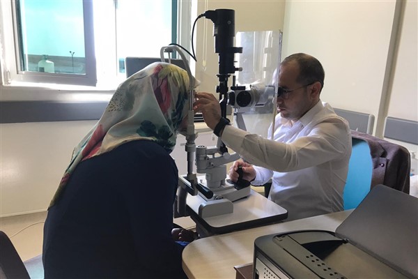 Birecik Devlet Hastanesi’nde kombine glokom katarakt cerrahisi yapıldı