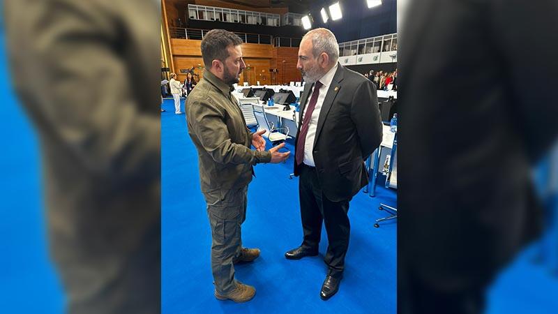 Zelenski, Paşinyan ile ayaküstü görüştü