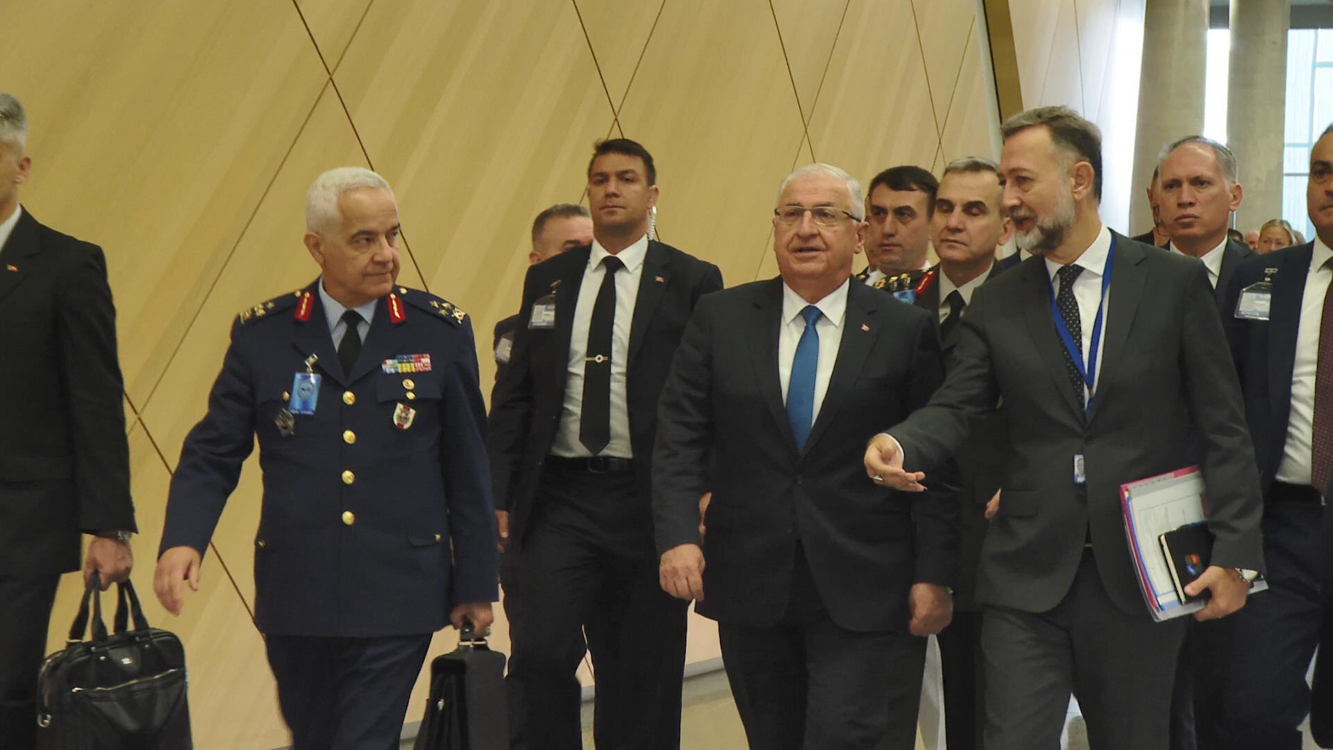 Bakan Güler, Ukrayna Savunma Temas Grubu Toplantısı’na katıldı